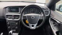 USED 2018 18 VOLVO V40 2.0 T2 GPF R-Design Nav Plus Hatchback 5dr Petrol Manual Euro 6 (s/s) (122 ps) Sat-Nav - Rear parking sensors