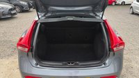 USED 2018 18 VOLVO V40 2.0 T2 GPF R-Design Nav Plus Hatchback 5dr Petrol Manual Euro 6 (s/s) (122 ps) Sat-Nav - Rear parking sensors