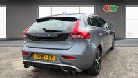 USED 2018 18 VOLVO V40 2.0 T2 GPF R-Design Nav Plus Hatchback 5dr Petrol Manual Euro 6 (s/s) (122 ps) Sat-Nav - Rear parking sensors