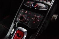 USED 2018 68 LAMBORGHINI HURACAN 5.2 V10 LP 640-4 Performante 