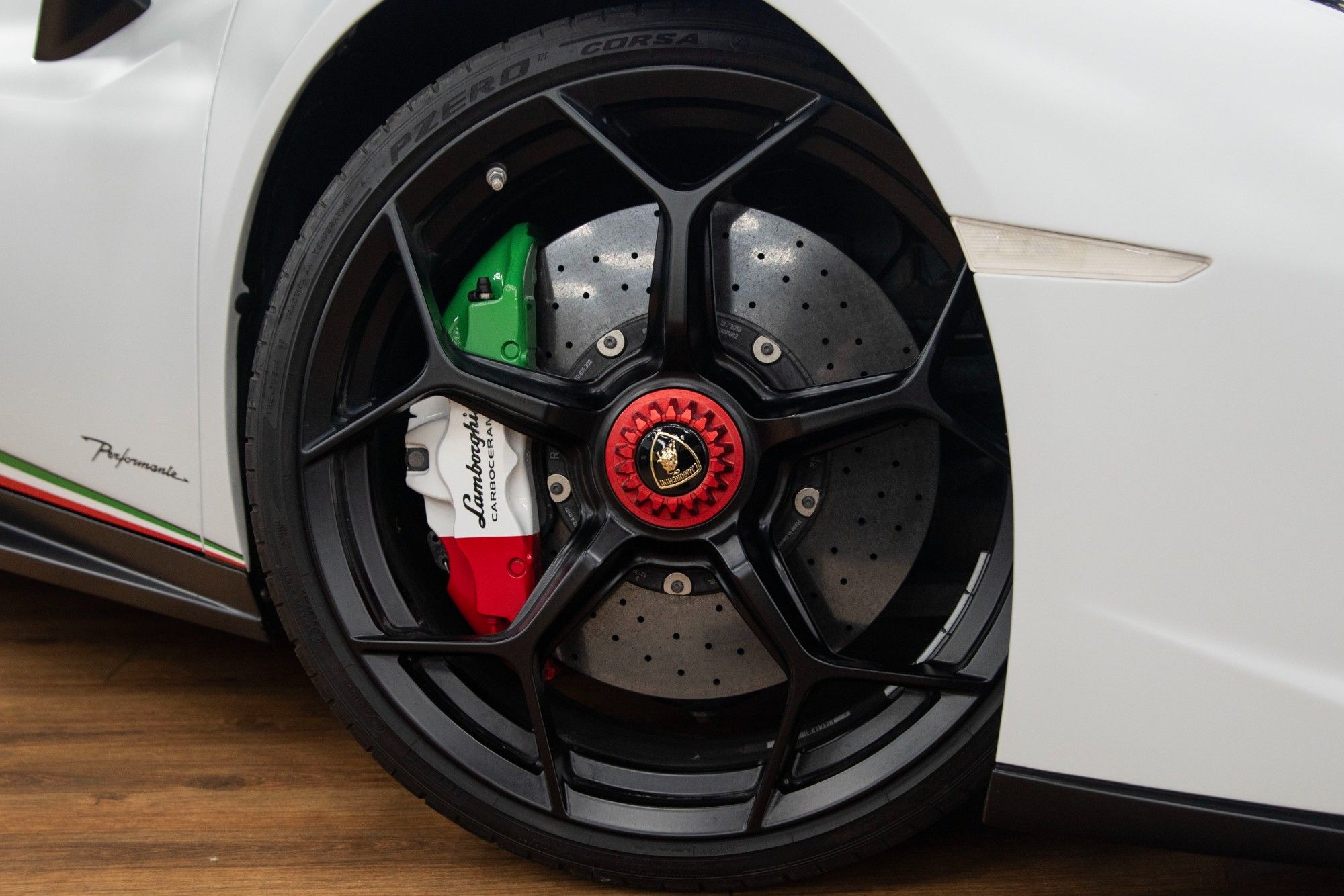 USED 2018 68 LAMBORGHINI HURACAN 5.2 V10 LP 640-4 Performante 