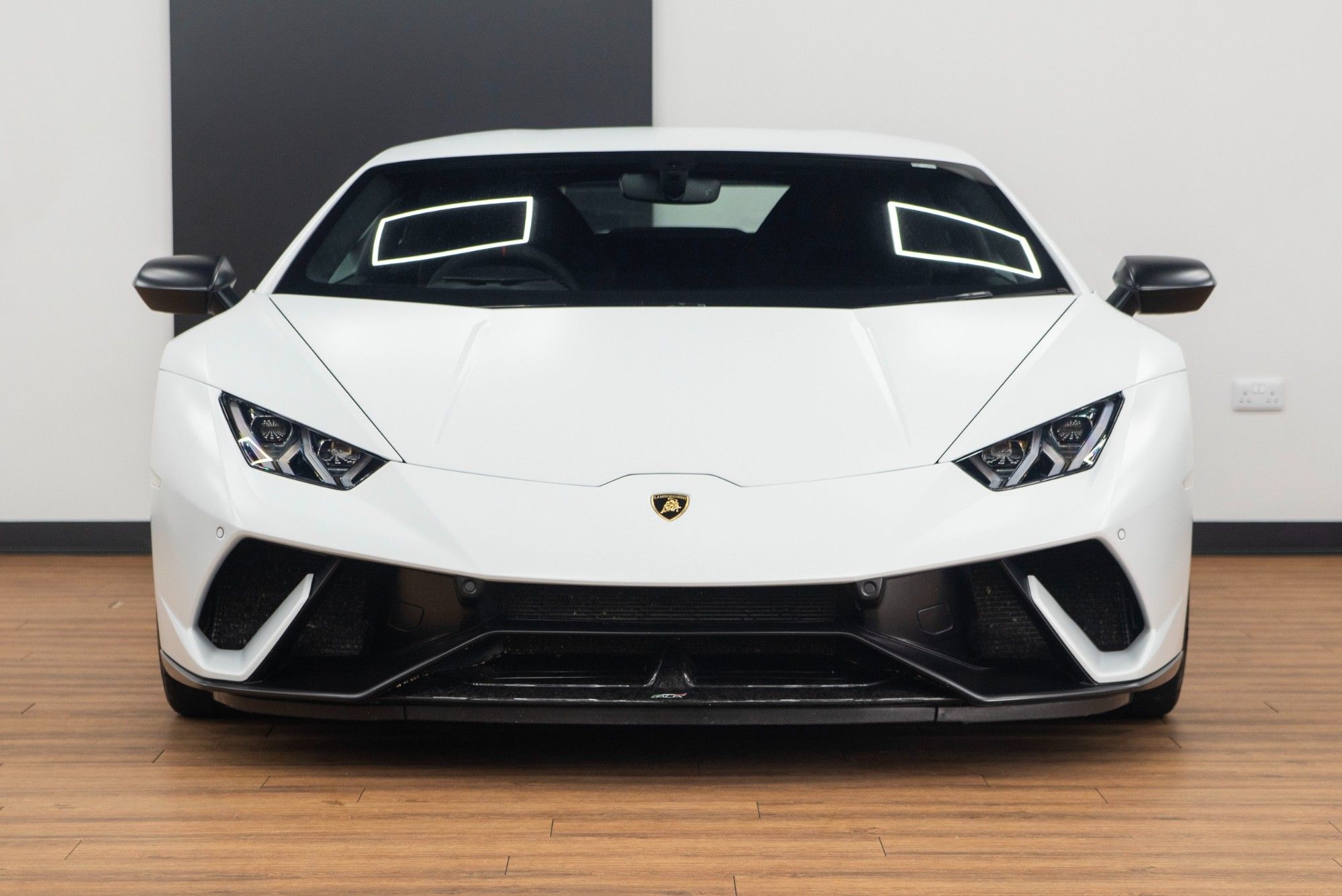 USED 2018 68 LAMBORGHINI HURACAN 5.2 V10 LP 640-4 Performante 