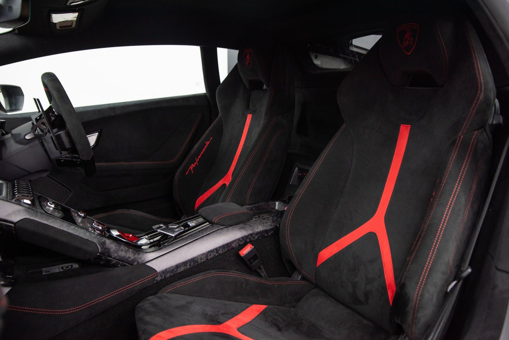 USED 2018 68 LAMBORGHINI HURACAN 5.2 V10 LP 640-4 Performante 