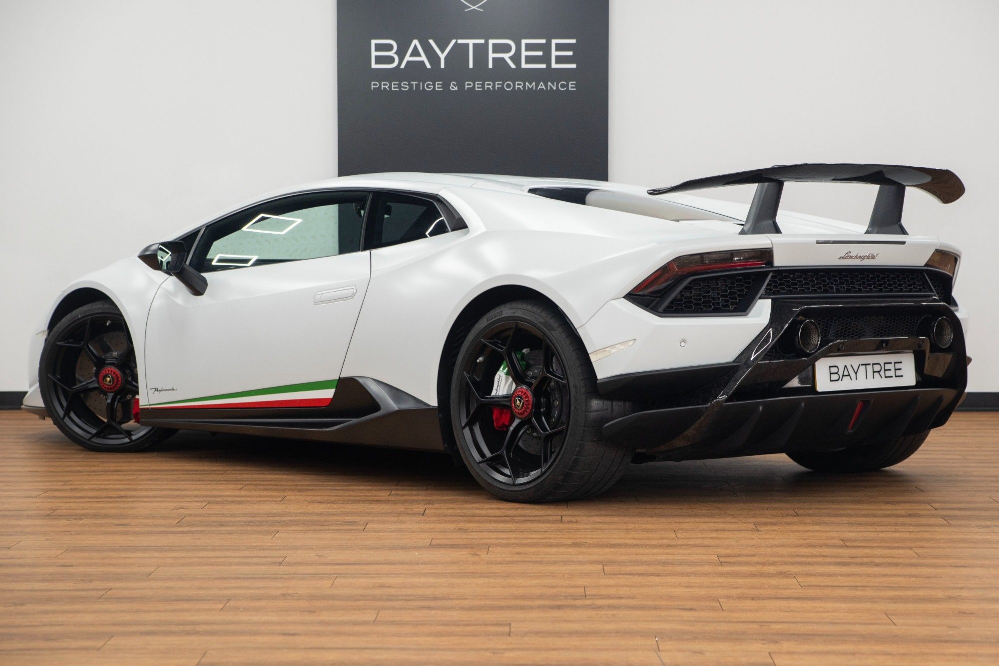 USED 2018 68 LAMBORGHINI HURACAN 5.2 V10 LP 640-4 Performante 