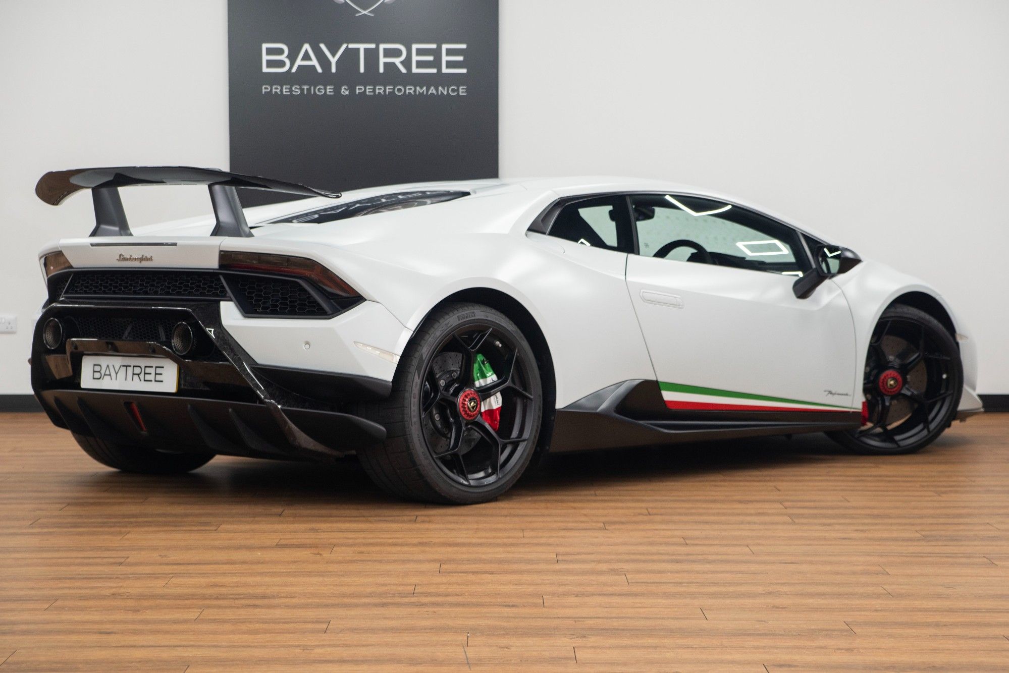 USED 2018 68 LAMBORGHINI HURACAN 5.2 V10 LP 640-4 Performante 