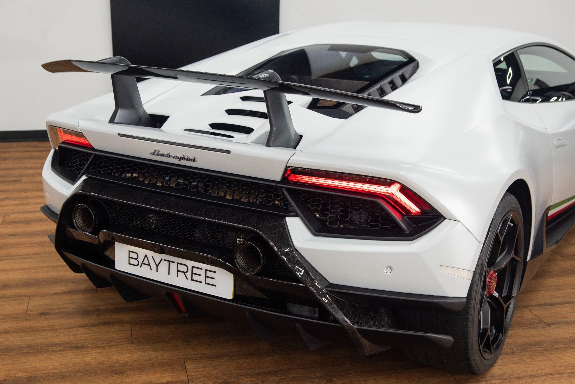 USED 2018 68 LAMBORGHINI HURACAN 5.2 V10 LP 640-4 Performante 