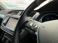USED 2017 17 VOLKSWAGEN TIGUAN 2.0 TDI BlueMotion Tech SE Navigation SUV 5dr Diesel Manual Euro 6 (s/s) (150 ps) 