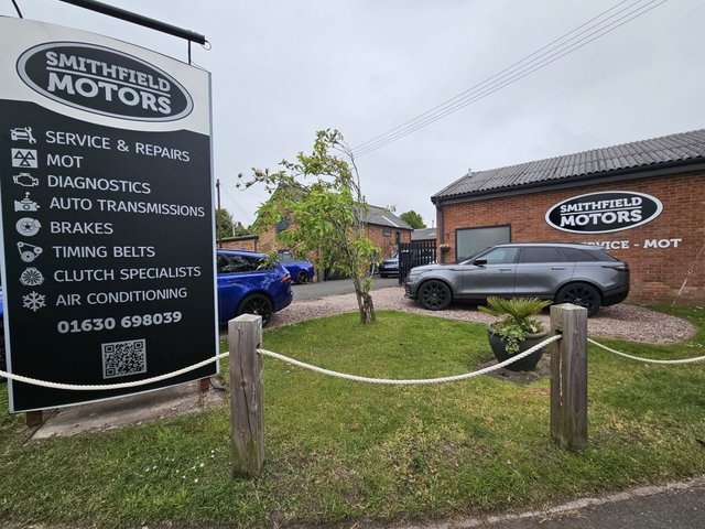 View our LAND ROVER RANGE ROVER VELAR