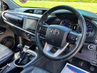 USED 2016 16 TOYOTA HI-LUX 2.4 D-4D Invincible X Pickup Double Cab 4dr Diesel Manual 4WD Euro 6 (TSS) (150 ps) ** NO VAT * *SAT NAV ** CAMERA
