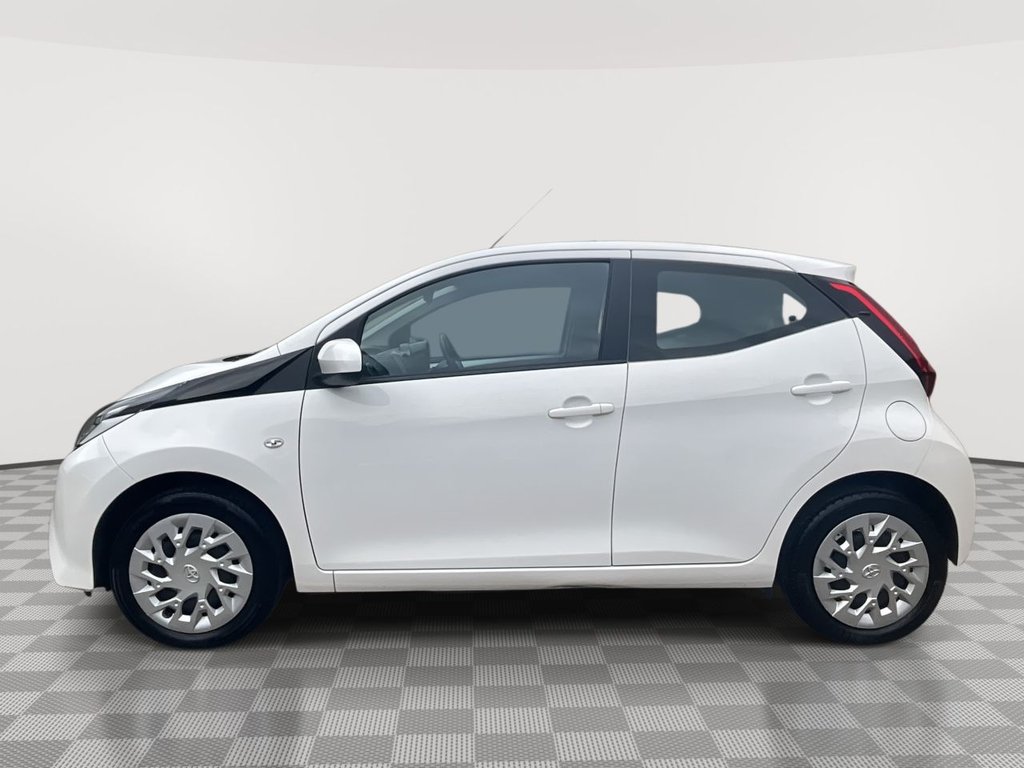 USED 2021 71 TOYOTA AYGO 1.0 VVT-i x-play Hatchback 5dr Petrol Manual Euro 6 (s/s) (71 ps) Rear Camera, Bluetooth