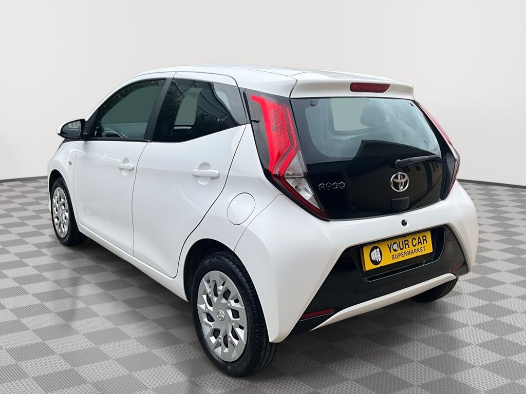 USED 2021 71 TOYOTA AYGO 1.0 VVT-i x-play Hatchback 5dr Petrol Manual Euro 6 (s/s) (71 ps) Rear Camera, Bluetooth