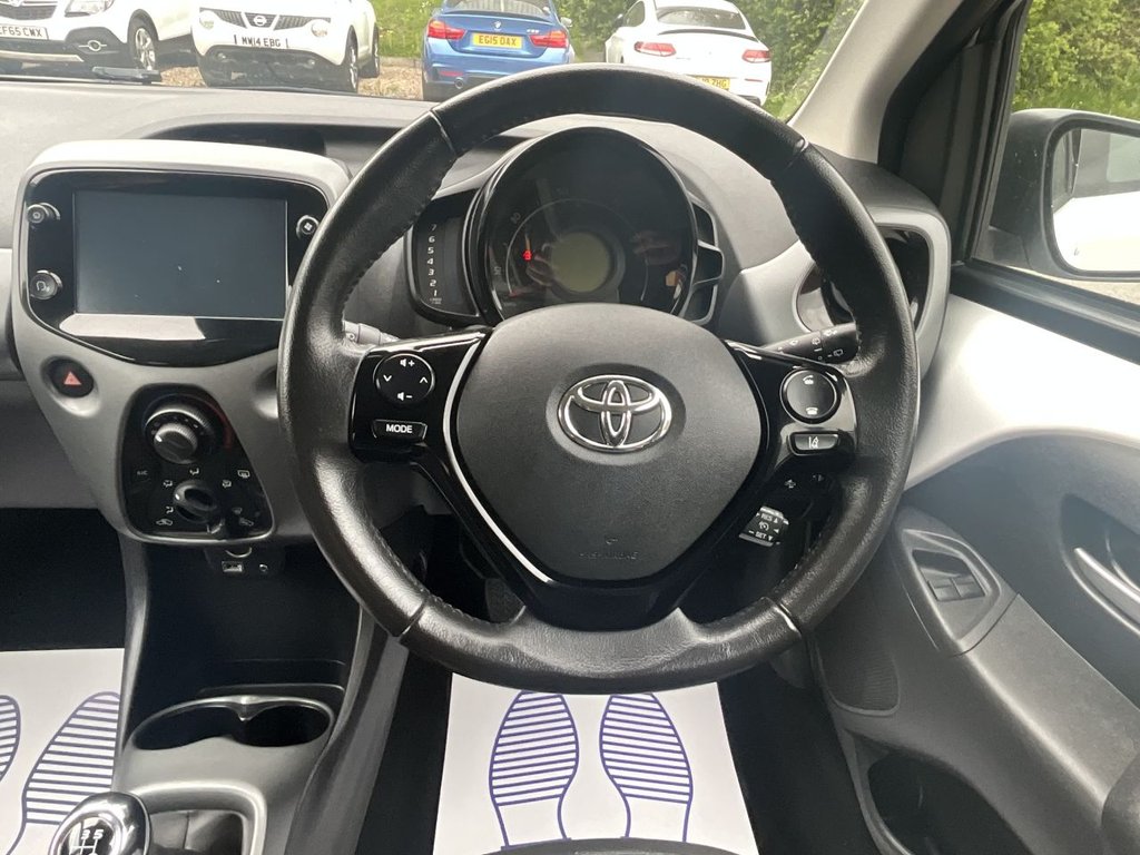 USED 2021 71 TOYOTA AYGO 1.0 VVT-i x-play Hatchback 5dr Petrol Manual Euro 6 (s/s) (71 ps) Rear Camera, Bluetooth