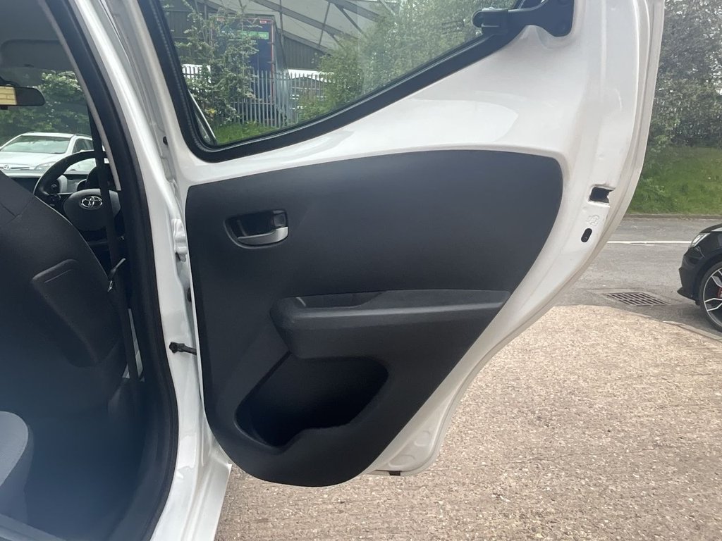 USED 2021 71 TOYOTA AYGO 1.0 VVT-i x-play Hatchback 5dr Petrol Manual Euro 6 (s/s) (71 ps) Rear Camera, Bluetooth