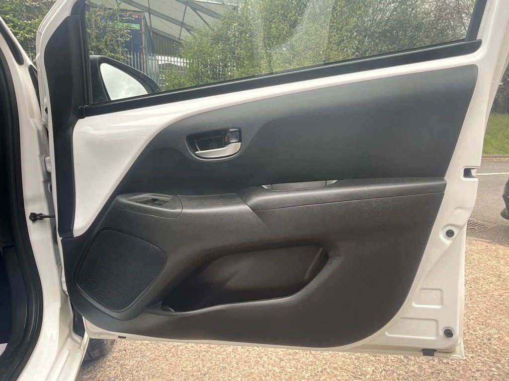 USED 2021 71 TOYOTA AYGO 1.0 VVT-i x-play Hatchback 5dr Petrol Manual Euro 6 (s/s) (71 ps) Rear Camera, Bluetooth