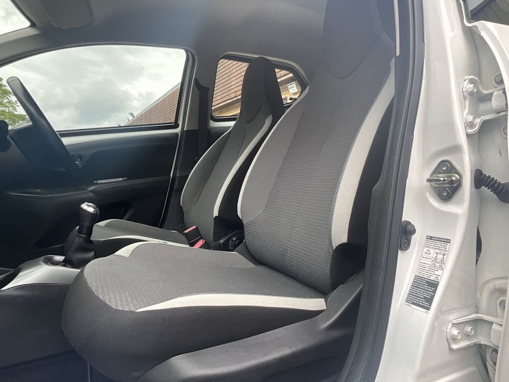 USED 2021 71 TOYOTA AYGO 1.0 VVT-i x-play Hatchback 5dr Petrol Manual Euro 6 (s/s) (71 ps) Rear Camera, Bluetooth