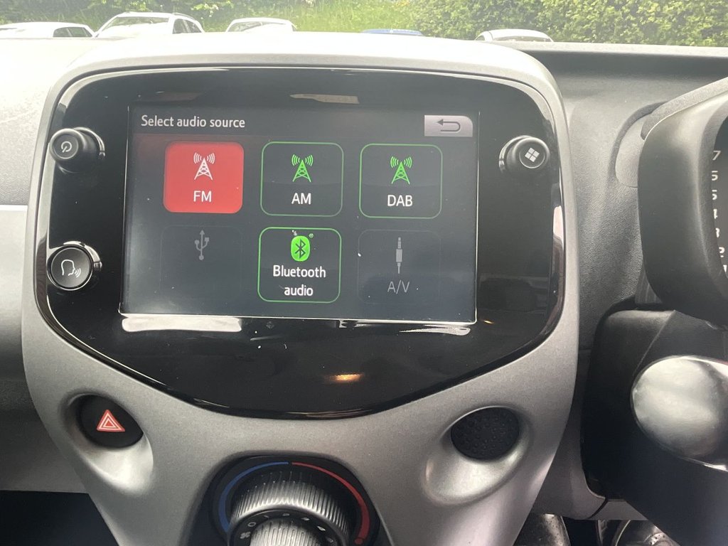 USED 2021 71 TOYOTA AYGO 1.0 VVT-i x-play Hatchback 5dr Petrol Manual Euro 6 (s/s) (71 ps) Rear Camera, Bluetooth