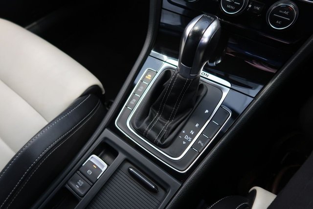 View our VOLKSWAGEN GOLF