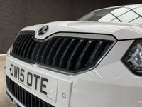 USED 2015 15 SKODA YETI 2.0 TDI Laurin & Klement Outdoor 5dr Diesel DSG 4WD Euro 6 (s/s) (150 ps) SUNROOF, TOWBAR, HEATED SEATS