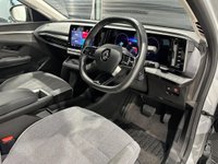 USED 2022 72 RENAULT MEGANE E-TECH 60kWh equilibre Auto 5dr (optimum charge) Reverse Camera - App Connect