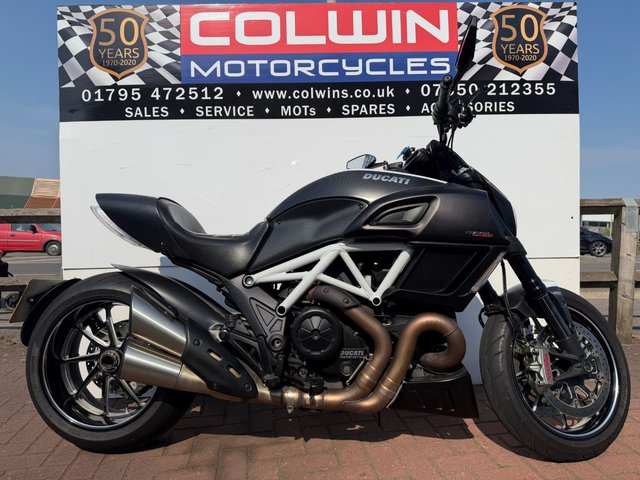 2015 65 DUCATI DIAVEL 1198 Carbon Custom Cruiser Petrol Manual Euro 3 (154 ps) 