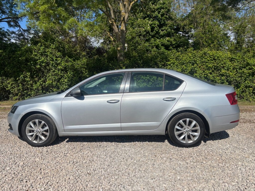USED 2018 18 SKODA OCTAVIA 1.6 TDI S Hatchback 5dr Diesel Manual Euro 6 (s/s) (115 ps) 