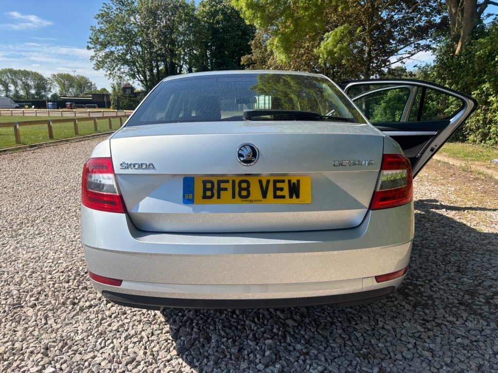 USED 2018 18 SKODA OCTAVIA 1.6 TDI S Hatchback 5dr Diesel Manual Euro 6 (s/s) (115 ps) 