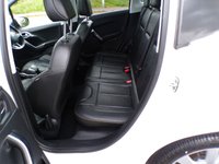 USED 2015 15 PEUGEOT 2008 1.6 HDi Feline Estate 2015,Sat Nav,Glass Roof,Bluetooth,DAB,Cruise,70mpg,�&pound;20 Road Road Tax Sat Nav Bluetooth,DAB,Glass Roof,70mpg,&pound;20 Road Tax
