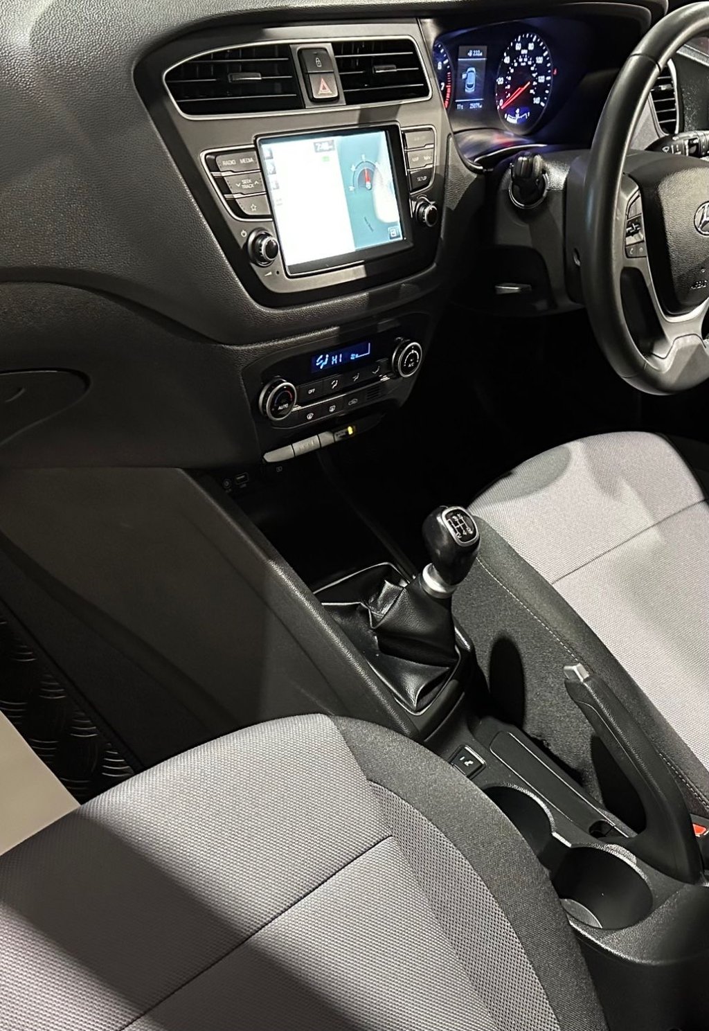 USED 2019 19 HYUNDAI I20 1.2 Premium Nav Hatchback 5dr Petrol Manual Euro 6 (s/s) (84 ps) 