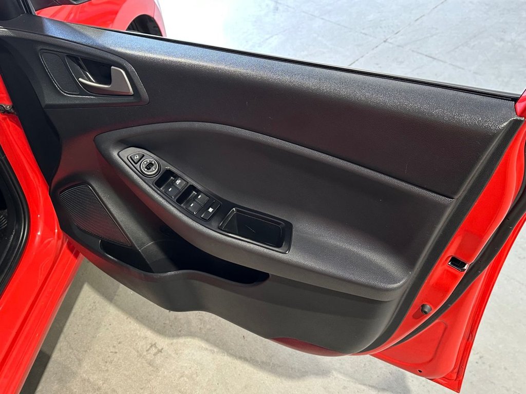 USED 2019 19 HYUNDAI I20 1.2 Premium Nav Hatchback 5dr Petrol Manual Euro 6 (s/s) (84 ps) 