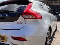 USED 2019 69 VOLVO V40 2.0 D3 Inscription Edition Hatchback 5dr Diesel Auto Euro 6 (s/s) (150 ps) FSH + CRUISE + HEATED SEATS + SAT NAV + PAN ROOF + SENSORS + LANE ASSIST + MEMEORY SEATS