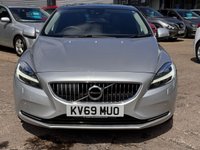 USED 2019 69 VOLVO V40 2.0 D3 Inscription Edition Hatchback 5dr Diesel Auto Euro 6 (s/s) (150 ps) FSH + CRUISE + HEATED SEATS + SAT NAV + PAN ROOF + SENSORS + LANE ASSIST + MEMEORY SEATS