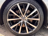 USED 2019 69 VOLVO V40 2.0 D3 Inscription Edition Hatchback 5dr Diesel Auto Euro 6 (s/s) (150 ps) FSH + CRUISE + HEATED SEATS + SAT NAV + PAN ROOF + SENSORS + LANE ASSIST + MEMEORY SEATS