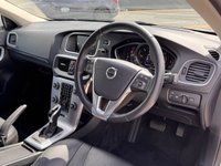 USED 2019 69 VOLVO V40 2.0 D3 Inscription Edition Hatchback 5dr Diesel Auto Euro 6 (s/s) (150 ps) FSH + CRUISE + HEATED SEATS + SAT NAV + PAN ROOF + SENSORS + LANE ASSIST + MEMEORY SEATS