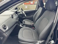 USED 2018 68 HYUNDAI I10 1.0 Premium Hatchback 5dr Petrol Manual Euro 6 (67 ps) FULL SERVICE HISTORY -- SAT NAV -- CAR PLAY -- CRUISE