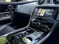 USED 2014 64 JAGUAR XJ 3.0d V6 Portfolio Saloon 4dr Diesel Auto Euro 5 (s/s) (275 ps) PANORAMIC GLASS SUNROOF,