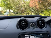 USED 2014 64 JAGUAR XJ 3.0d V6 Portfolio Saloon 4dr Diesel Auto Euro 5 (s/s) (275 ps) PANORAMIC GLASS SUNROOF,