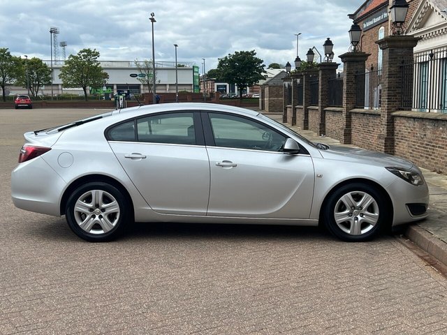 View our VAUXHALL INSIGNIA