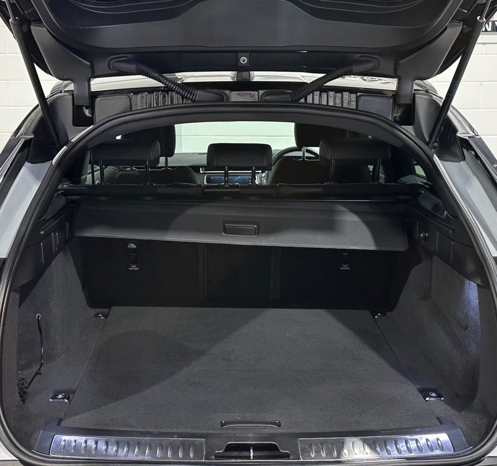 USED 2022 22 LAND ROVER RANGE ROVER VELAR 2.0 D200 MHEV R-Dynamic SUV 5dr Diesel Auto 4WD Euro 6 (s/s) (204 ps) 