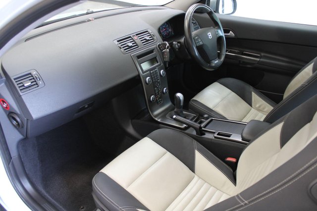 View our VOLVO C30