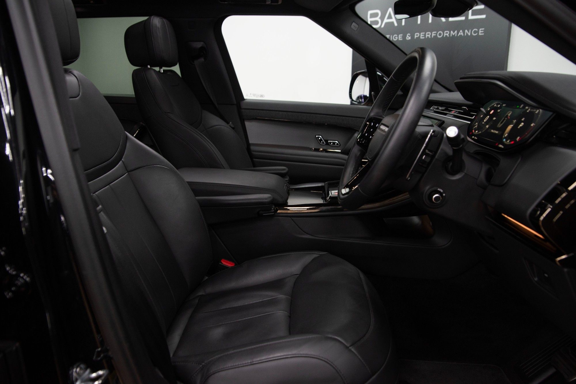 USED 2025 74 LAND ROVER RANGE ROVER SPORT 3.0 D300 MHEV Dynamic SE  