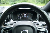 USED 2018 68 VOLVO XC60 2.0 D5 PowerPulse R-Design Pro SUV 5dr Diesel Auto AWD Euro 6 (s/s) (235 ps) BURSTING BLUE METALLIC PAINTWORK + SUNROOF + HUD + BOWERS & WILKINS