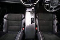 USED 2018 68 VOLVO XC60 2.0 D5 PowerPulse R-Design Pro SUV 5dr Diesel Auto AWD Euro 6 (s/s) (235 ps) BURSTING BLUE METALLIC PAINTWORK + SUNROOF + HUD + BOWERS & WILKINS