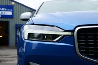 USED 2018 68 VOLVO XC60 2.0 D5 PowerPulse R-Design Pro SUV 5dr Diesel Auto AWD Euro 6 (s/s) (235 ps) BURSTING BLUE METALLIC PAINTWORK + SUNROOF + HUD + BOWERS & WILKINS