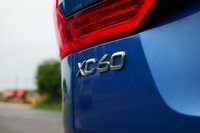 USED 2018 68 VOLVO XC60 2.0 D5 PowerPulse R-Design Pro SUV 5dr Diesel Auto AWD Euro 6 (s/s) (235 ps) BURSTING BLUE METALLIC PAINTWORK + SUNROOF + HUD + BOWERS & WILKINS