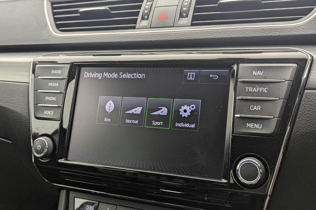 USED 2016 16 SKODA SUPERB 2.0 TSI SE L Executive Estate 5dr Petrol DSG Euro 6 (s/s) (220 ps) Sat Nav, 18"Alloys, Leather