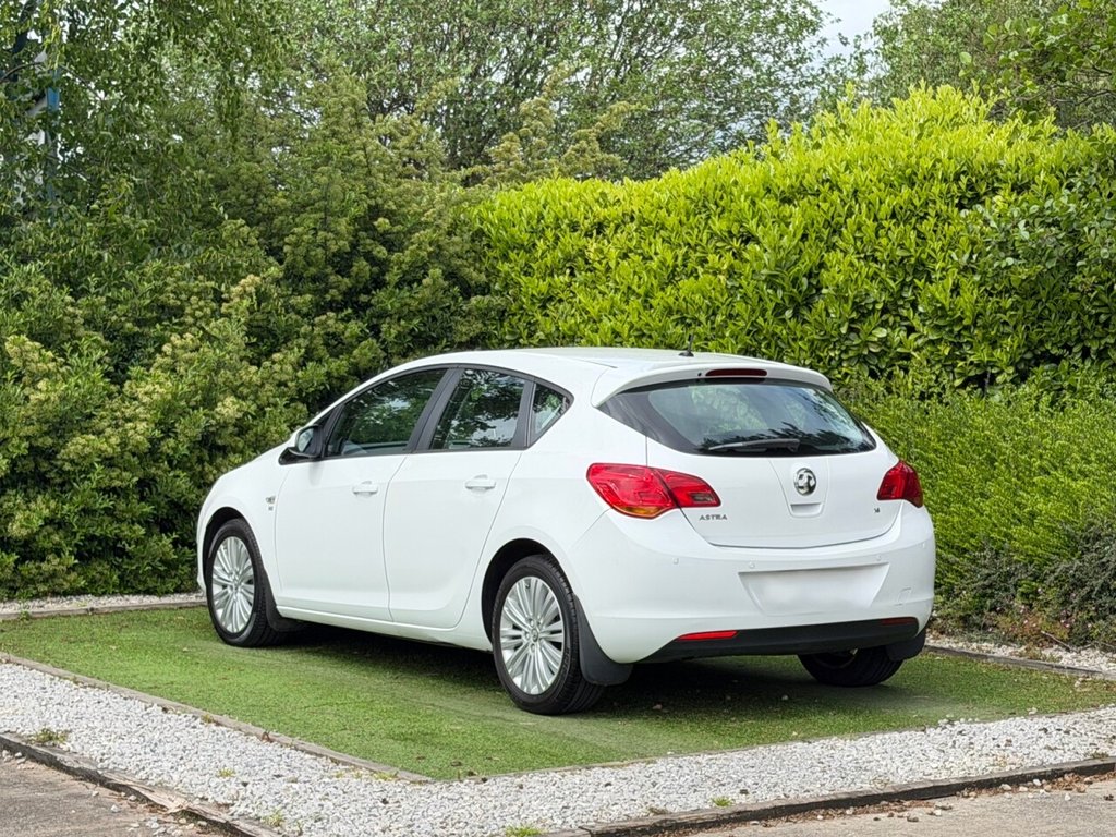 USED 2011 61 VAUXHALL ASTRA 1.6 16v Excite Hatchback 5dr Petrol Manual Euro 5 (115 ps) AIRCON, ALLOYS, CRUISE
