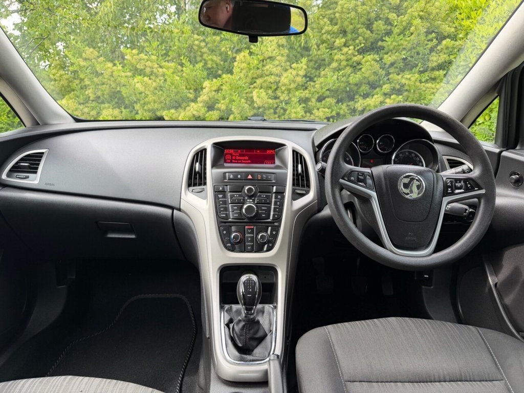 USED 2011 61 VAUXHALL ASTRA 1.6 16v Excite Hatchback 5dr Petrol Manual Euro 5 (115 ps) AIRCON, ALLOYS, CRUISE