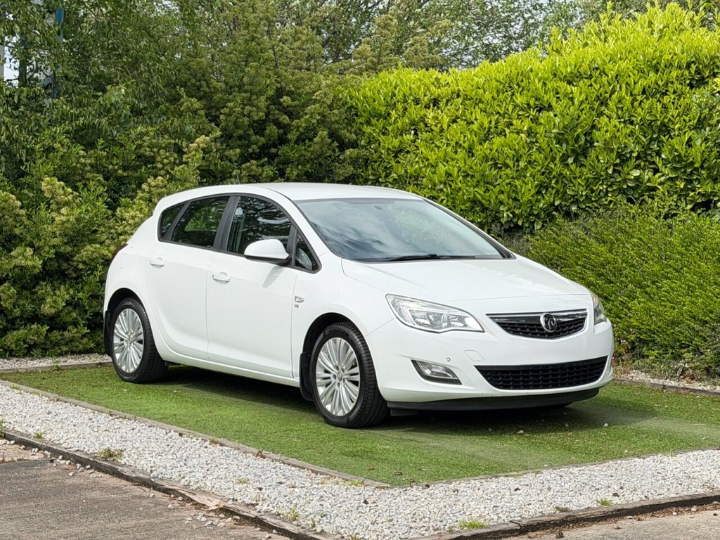 USED 2011 61 VAUXHALL ASTRA 1.6 16v Excite Hatchback 5dr Petrol Manual Euro 5 (115 ps) AIRCON, ALLOYS, CRUISE