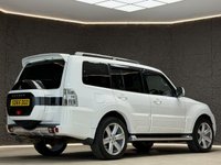 USED 2015 65 MITSUBISHI SHOGUN 3.2 DI-DC SG3 SUV 5dr Diesel Auto 4WD Euro 6 LWB (187 ps) SUNROOF, SAT NAV, GREAT HISTORY!