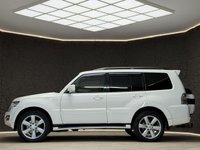 USED 2015 65 MITSUBISHI SHOGUN 3.2 DI-DC SG3 SUV 5dr Diesel Auto 4WD Euro 6 LWB (187 ps) SUNROOF, SAT NAV, GREAT HISTORY!